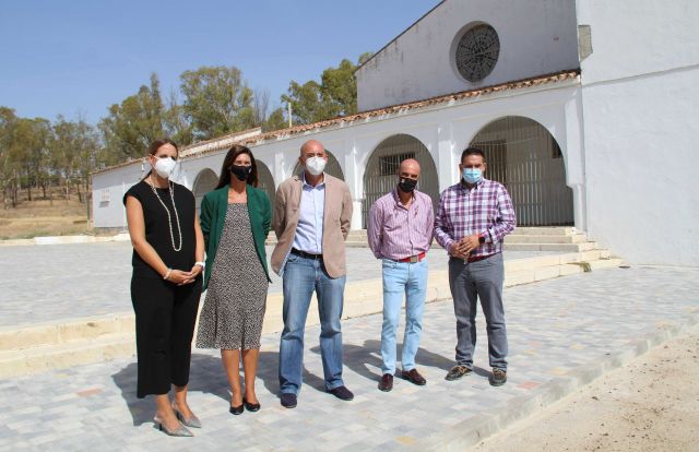 foto de La delegada de Administración Local Mónica Alejo visita las obras con cargo al PFEA