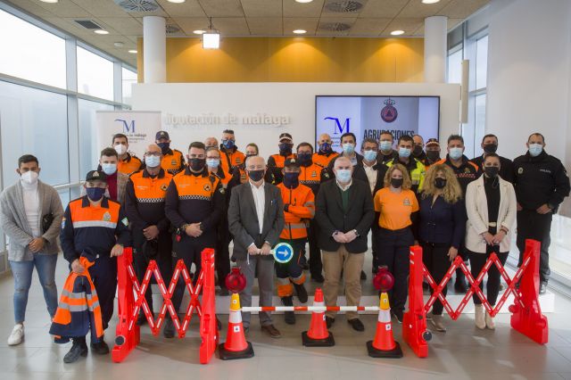 foto de Protección Civil recibe material de Diputación de Málaga