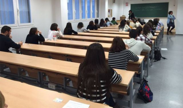 foto de Educación convoca más de 12.600 plazas de oposiciones docentes