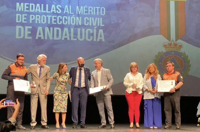 foto de Protección Civil Cártama recibe la Medalla de Oro al Mérito