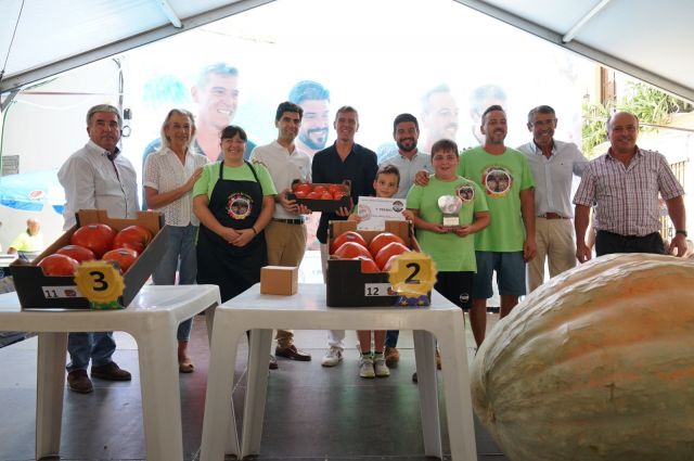 foto de El mejor Tomate Huevo de Toro 2023 se ha subastado por 1.900 euros