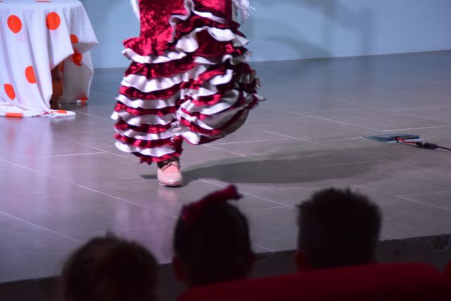 foto de El colegio Pablo Neruda celebra el Día Internacional del Flamenco