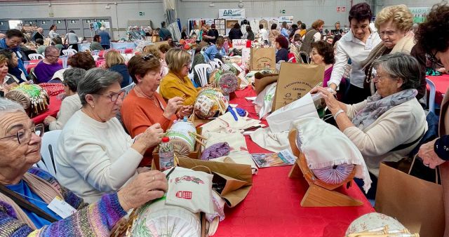 foto de Igualdad Cártama inicia los preparativos para el III Encuentro de Encaje de Bolillos