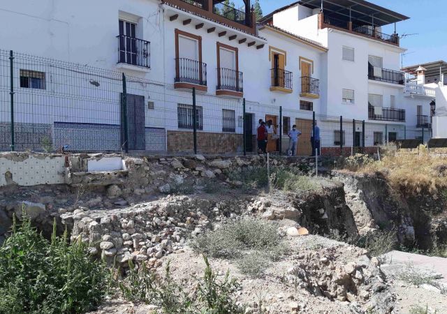 foto de Firmada el acta de replanteo de un muro pantalla entre las calles Toril y Callejuela