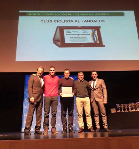 foto de Homenaje al Club Ciclista Al-Andalus y al Ayuntamiento de Cártama, por su aportación al ciclismo en la provincia