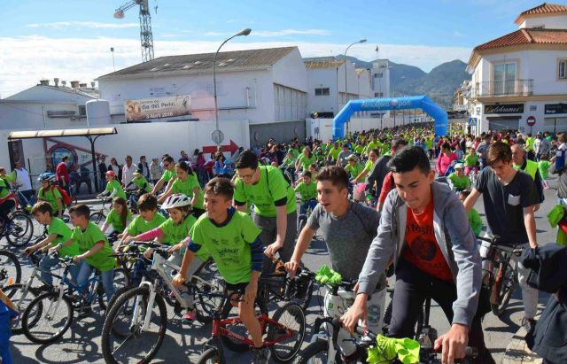 foto de Cerca de 2.000 personas en el XXX Día del Pedal