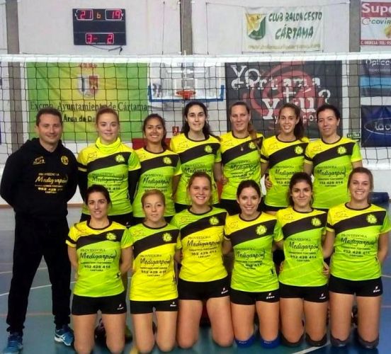 foto de Victoria del equipo Femenino del Club de Voley Cártama en su primer partido en casa