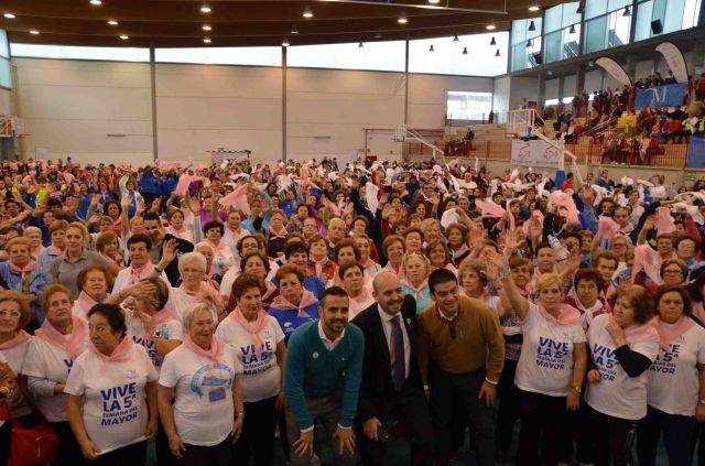 foto de Más de 1.500 personas de toda la provincia participan en el XVII Encuentro de Mayores en el Deporte