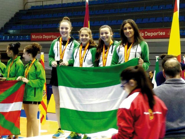 foto de Andrea Pérez consigue el oro por equipos y el bronce en individuales