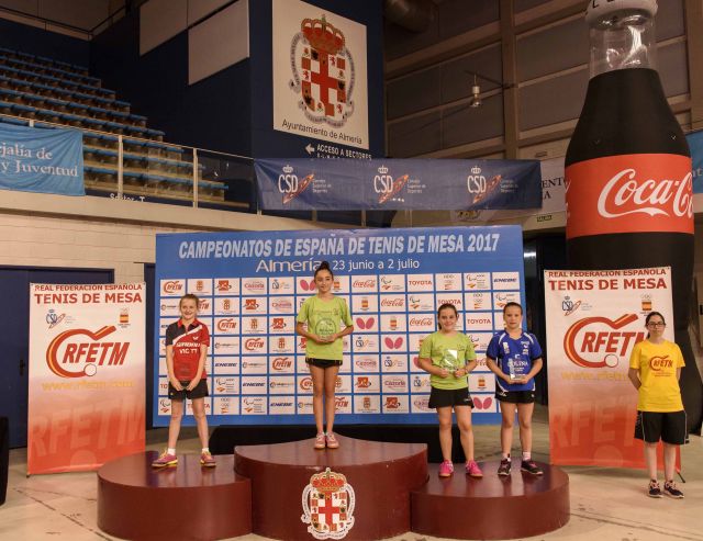 foto de La cartameña Eva Vega Campeona de España Benjamín de tenis de mesa