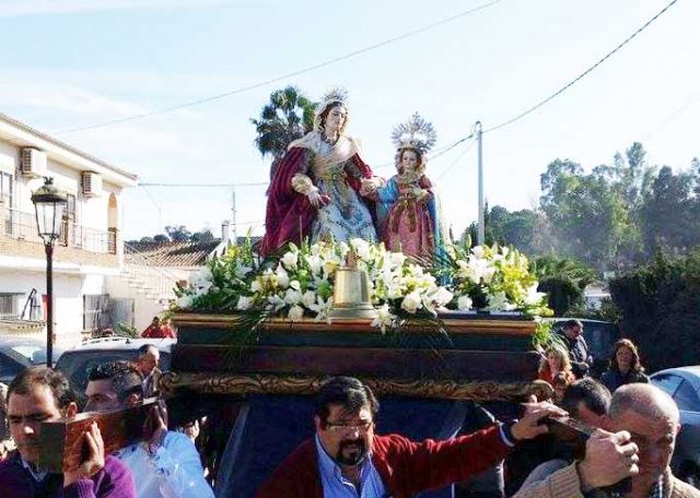 foto de Nueva imagen de Santa Ana, patrona de la barriada de Doña Ana