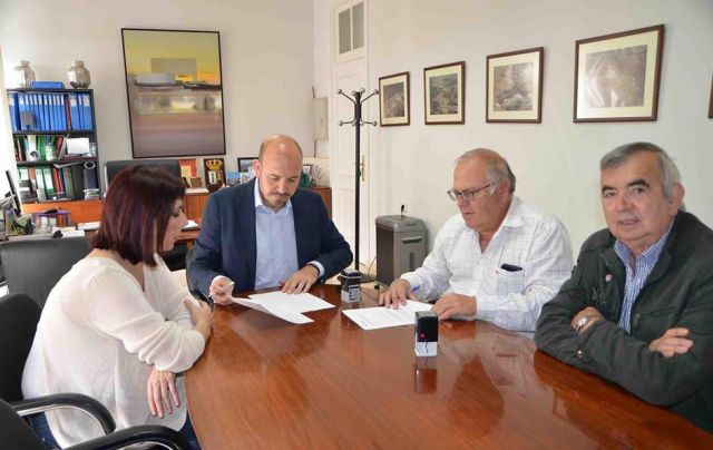 foto de Renovación del convenio de colaboración para el transporte adaptado