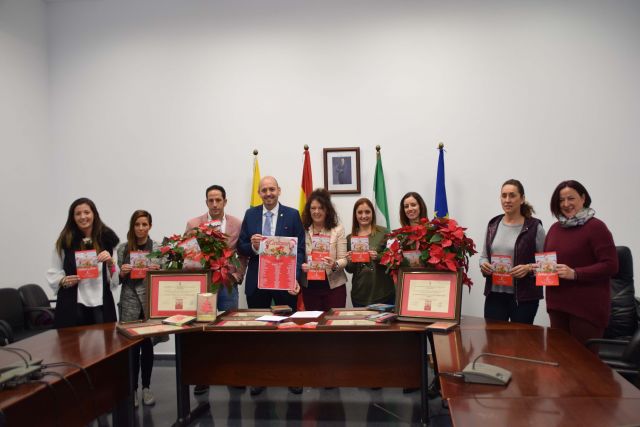 foto de Entrega de los premios del concurso de escaparates ‘Tus compras de Navidad en Cártama’