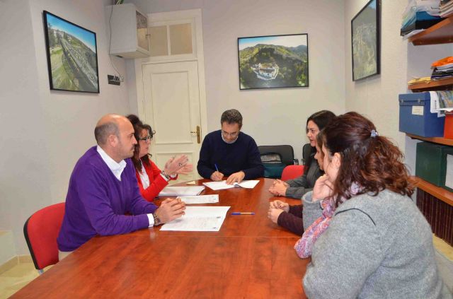 foto de Firmados los primeros contratos del programa Emple@ 30+