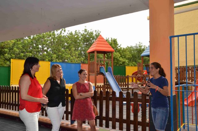 foto de La delegada Ana Isabel González visita la Escuela de Verano de Cártama