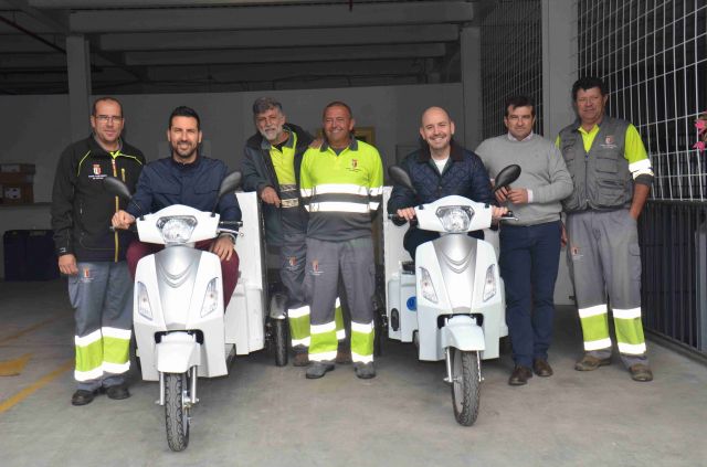 foto de Servicios Operativos incorpora dos triciclos eléctricos a su parque móvil