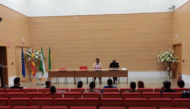 foto de Reunión de Ayuntamiento Cártama con los bares con música para su apertura