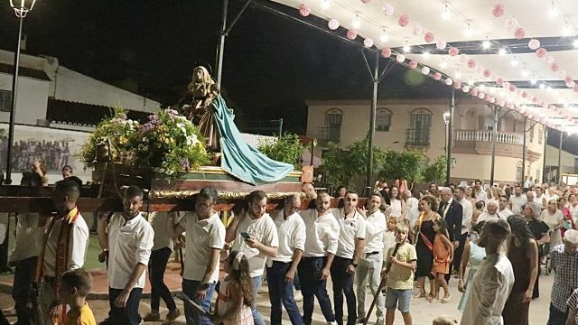 foto de Doña Ana se vistió de fiesta y celebró su popular Verbena