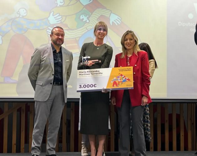 foto de La cartameña María Alexandra Martínez Torrecilla, galardonada en los Premios Mujer Emprendedora de la Diputación de Málaga